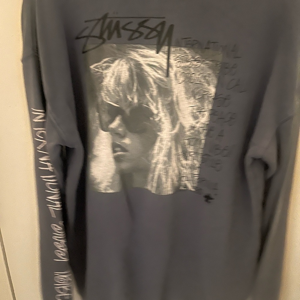 Y2K STUSSY International Tribe “Laura” sweatshirt colour faded blue SIZE L